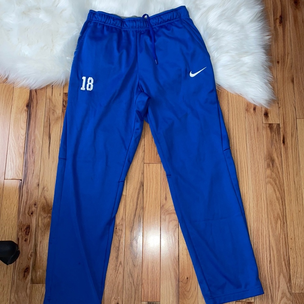 Nike Dri-fit size Medium Women’s sweatpants